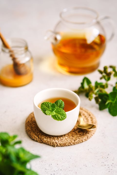 Hot drink with honey and herbs